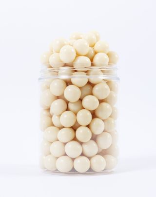 Oops! Přijali jsme přeplněný balíček bez etikety. Máme pro vás záhadný úkol: uhodněte, co se skrývá uvnitř! 😄⠀ ⠀ Zůstaňte...