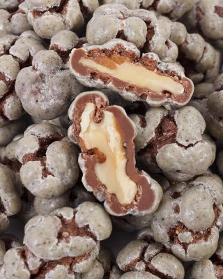 🌟 Objevte dokonalé kombo! 🌟⠀⠀ ⠀⠀ Zavřete oči a představte si: jemnost mléčné a bílé čokolády, která se sladce spojuje s...